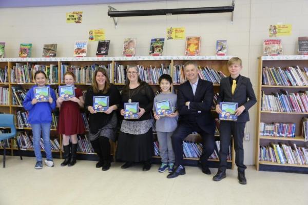 Andrew Logan helps launch new children’s book for Stonehammer Geopark